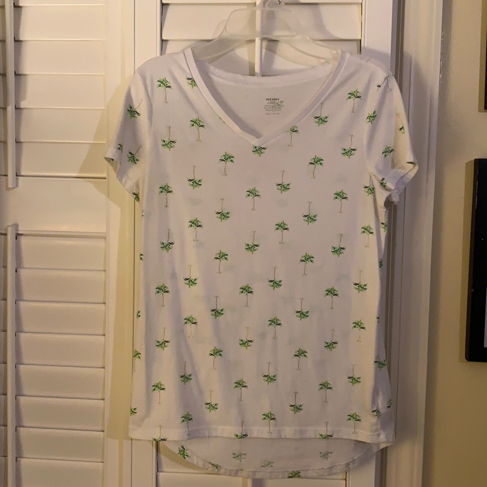 Old Navy v-neck girls top.